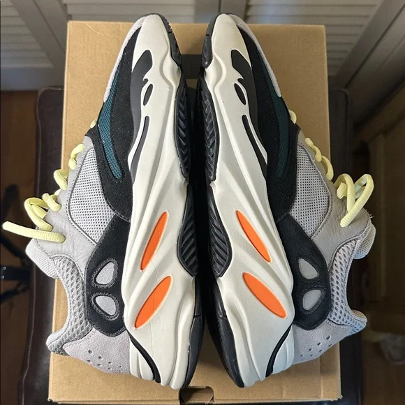Adidas Yeezy Boost 700 Wave Runner… - Picture 6 of 10